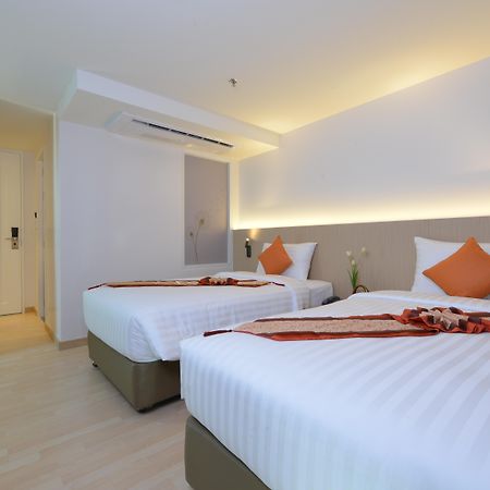 Le D'Tel Bangkok Hotel Exterior photo Deluxe Room