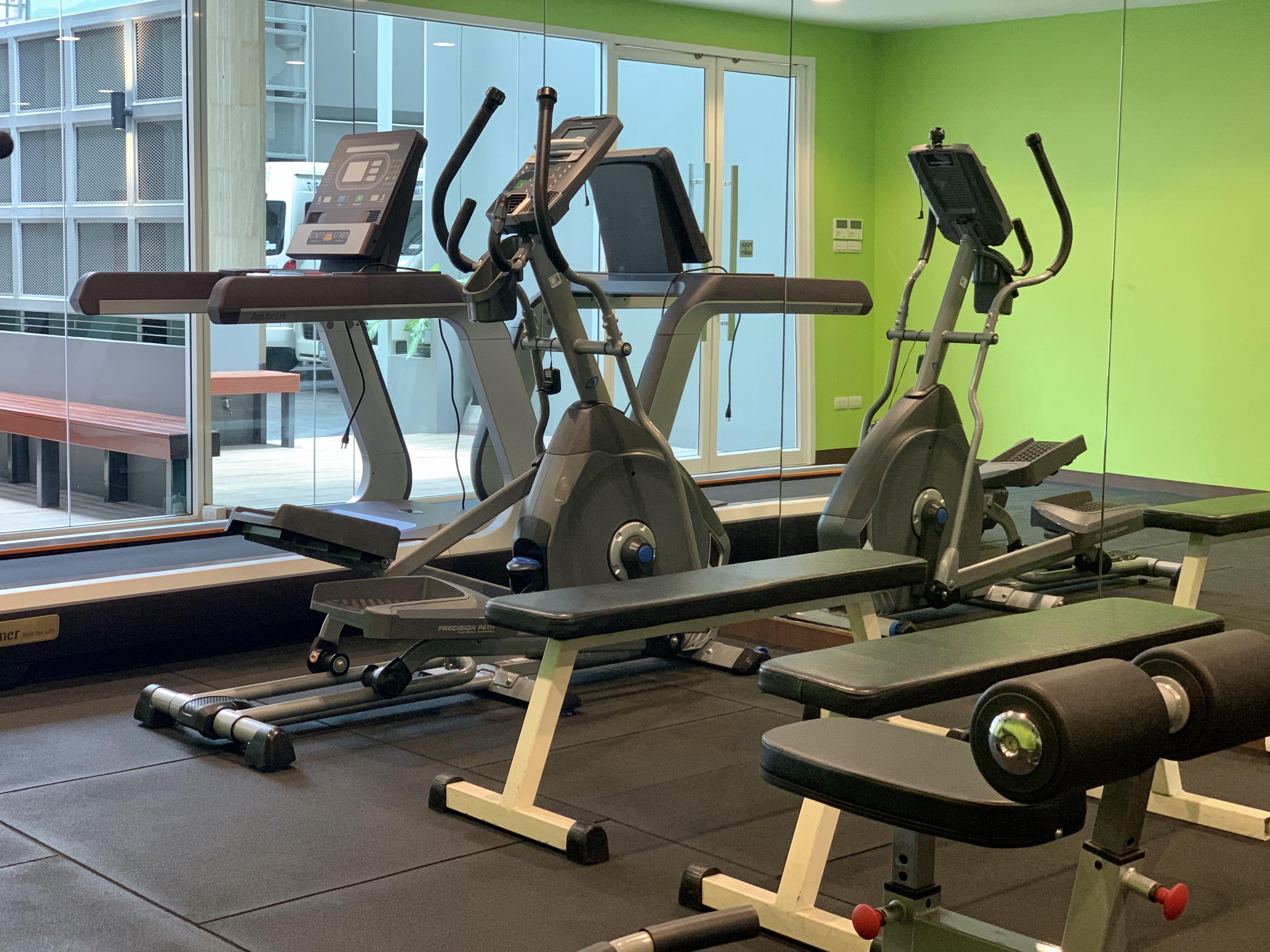 Le D'Tel Bangkok Hotel Exterior photo Elliptical cross trainer