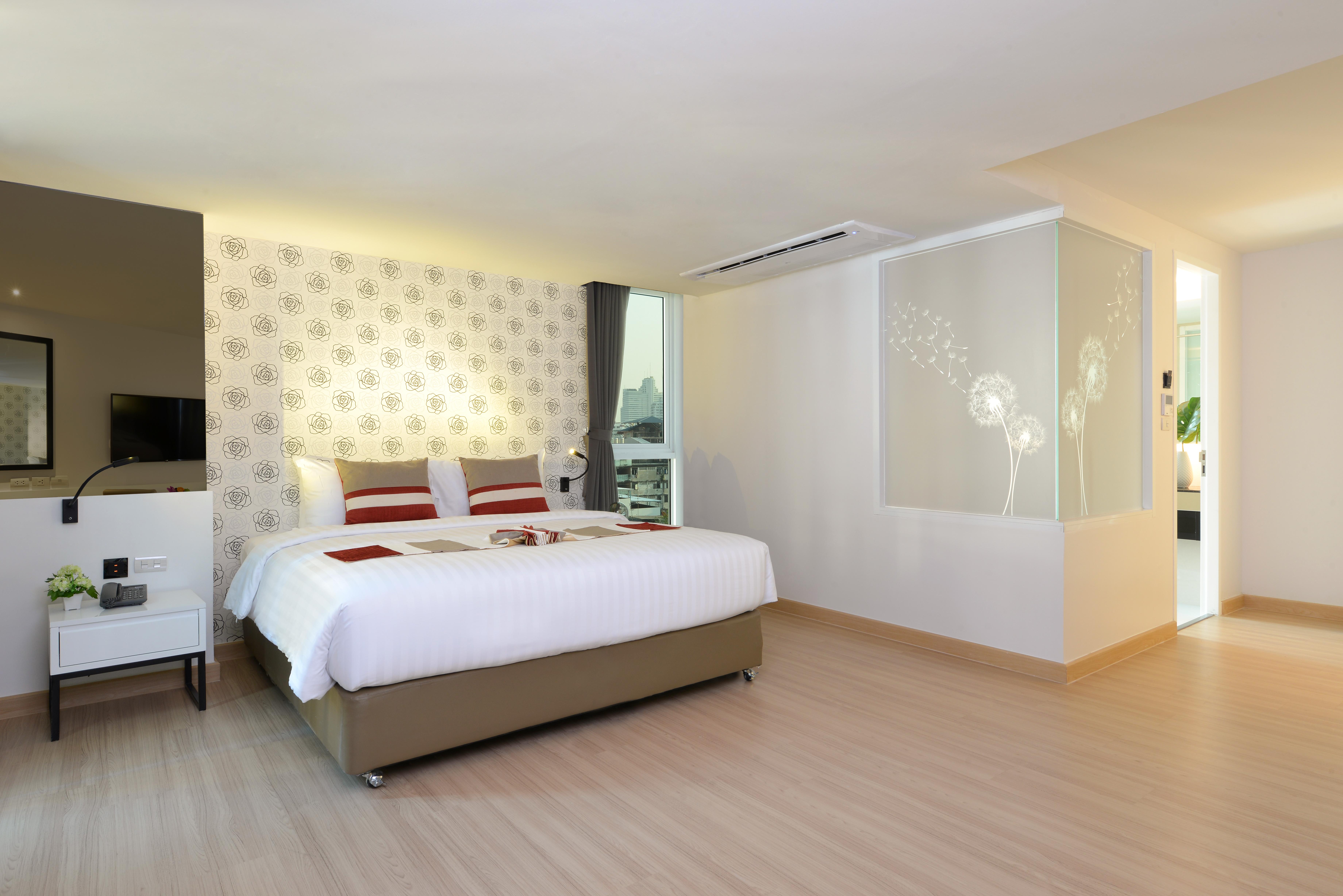 Le D'Tel Bangkok Hotel Exterior photo Deluxe Room