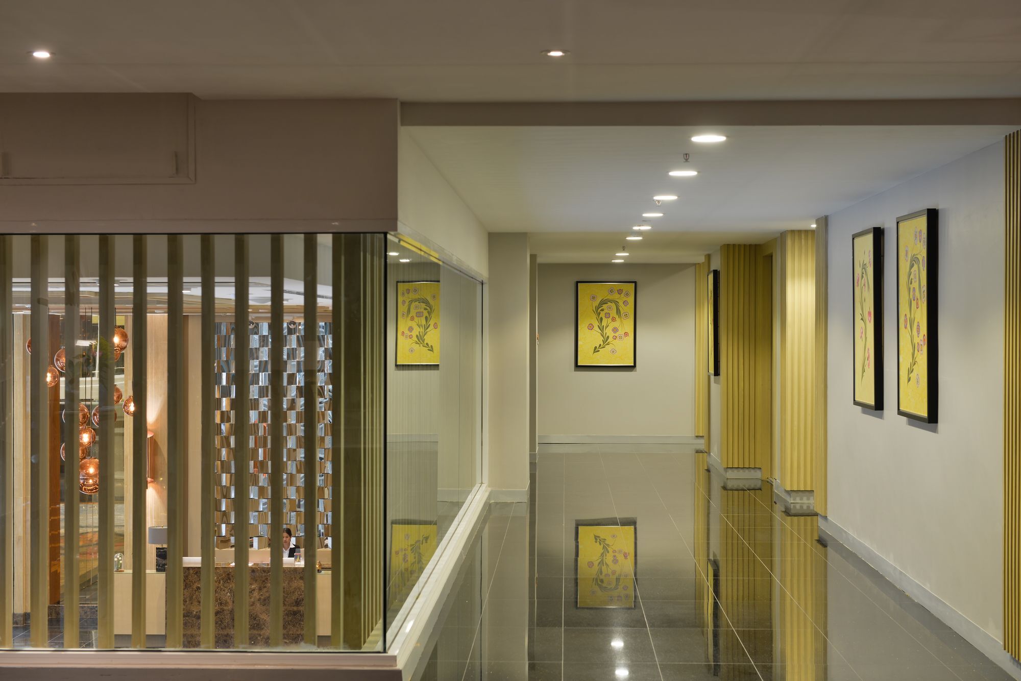 Le D'Tel Bangkok Hotel Exterior photo Interior of the hotel