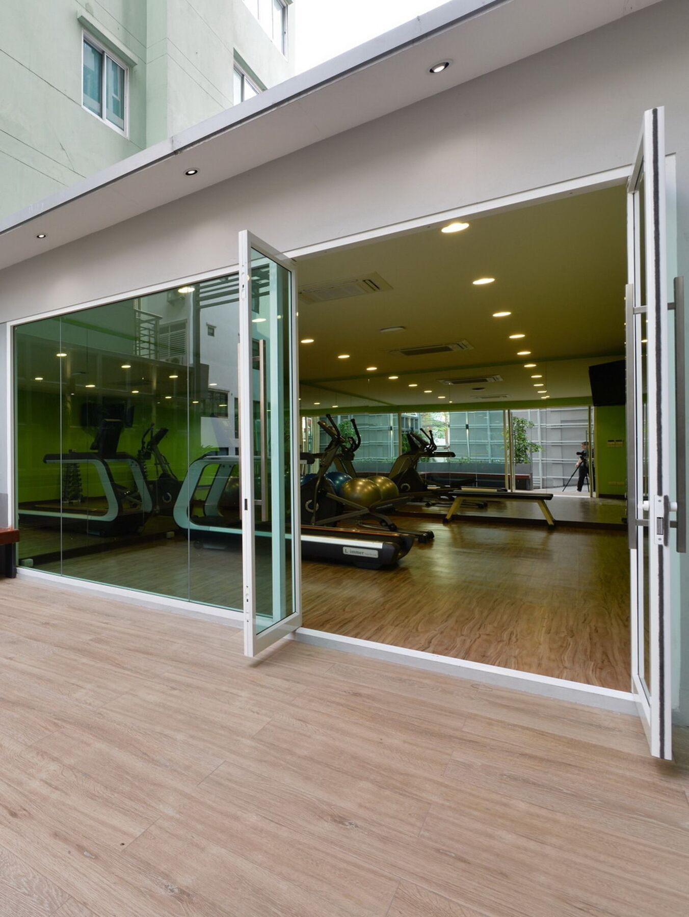 Le D'Tel Bangkok Hotel Exterior photo A gym in a hotel
